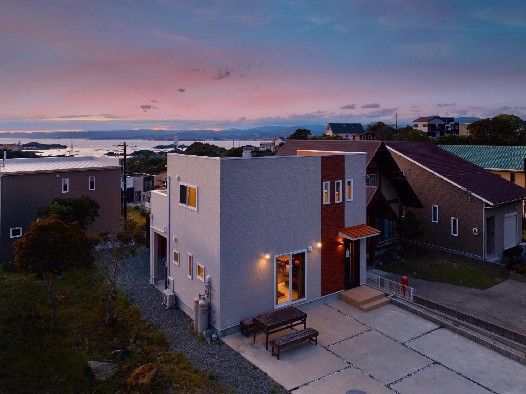 Vila Crystal Besso Širahama Pokoj fotografie